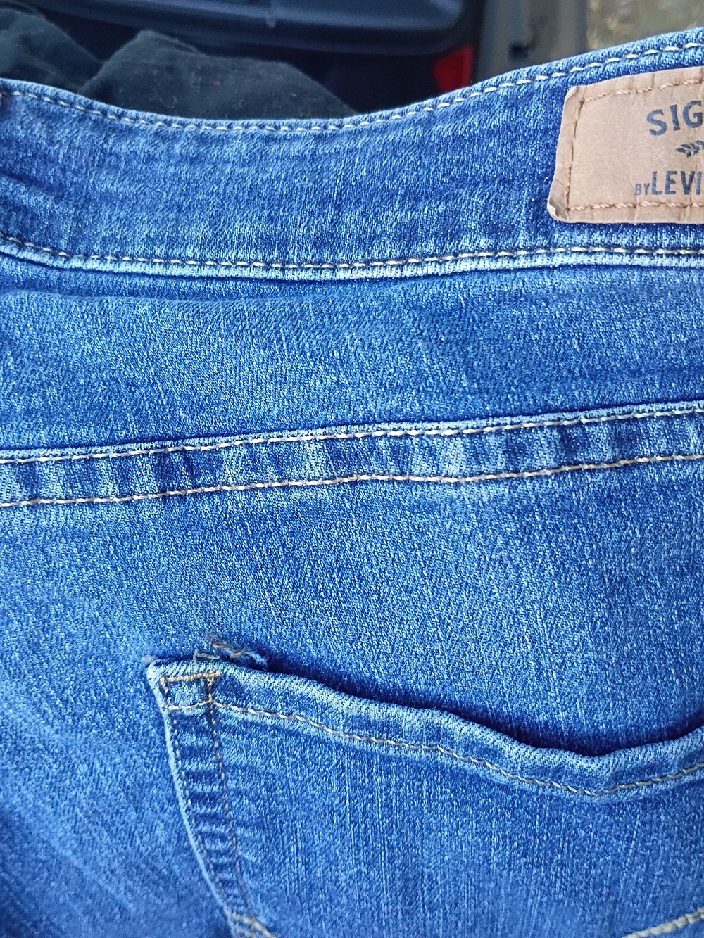 Levi's Straight Leg Jeans in Classic Blue Denim